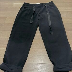 Aritzia Wilfred black crop trousers with roll hem detail. Size 2